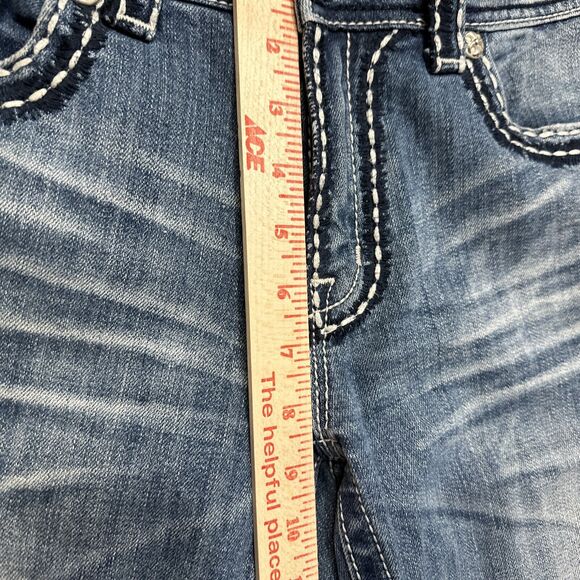 Miss Me Boyfriend Capri Women's Jeans Size 27 Blue Distressed Embroidered Denim - Picture 4 of 13